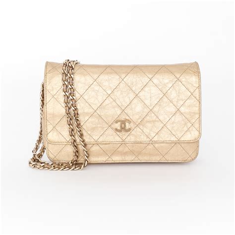 bolsa chanel dorada|Chanel boutiques.